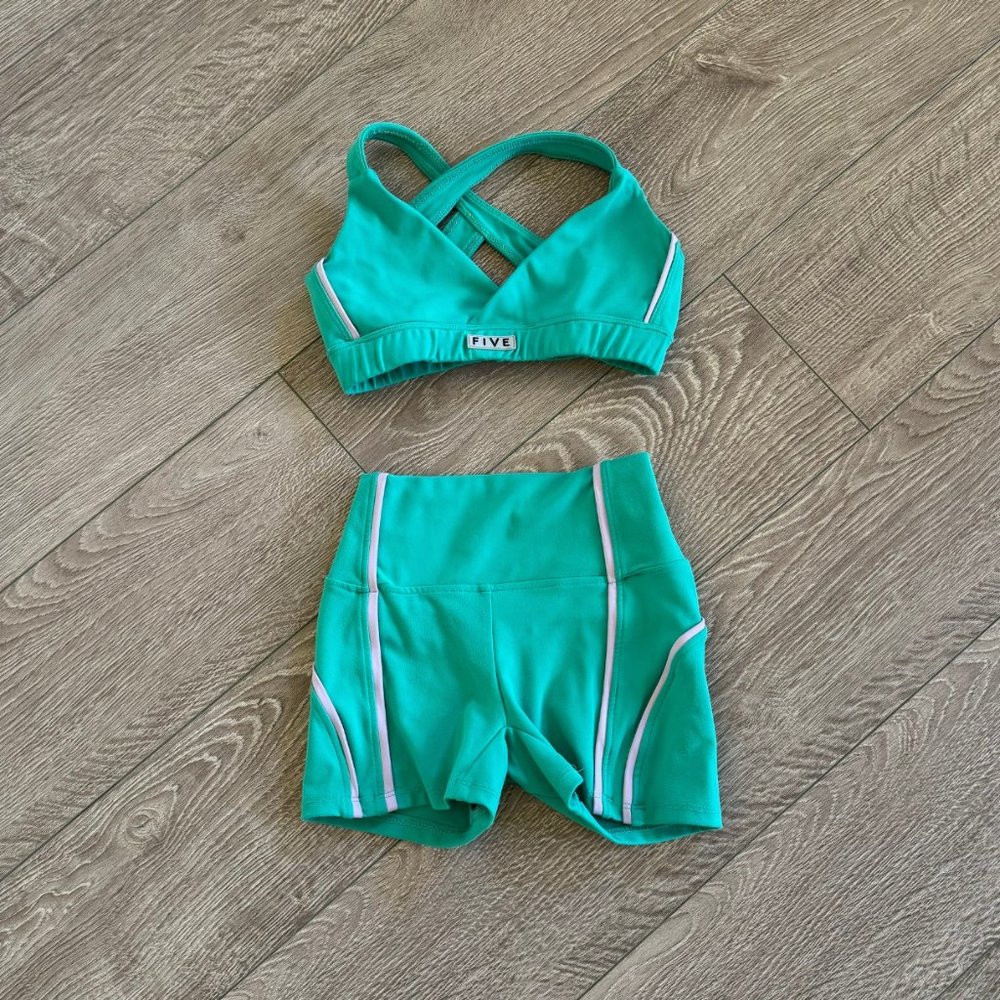 Five Dancewear Criss Cross Bra and Intent Biker Shorts Set in size YL/YXL